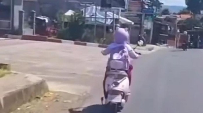 Ibu di Sukabumi Akui Lalai Biarkan Anaknya yang Masih SD, Naik Sepeda Listrik Sendirian ke Sekolah
